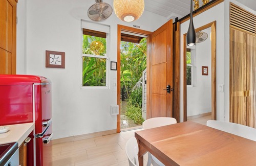 Placencia Wohnung | OHANA - DOWNDEH Cosy new apartment ON the beach IN Placencia village