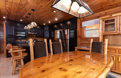 Cavendish Kabine | Okemo Oasis - Cabin: Hot Tub, Fire Pit, Pool Table, Shuffleboard Table, Sledding