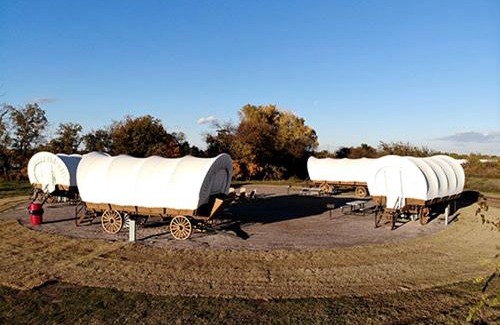 South Oklahoma City Haus | Oklahoma Glamping in this Wonderful Covered Wagon for Family Vacations near Oklahoma City