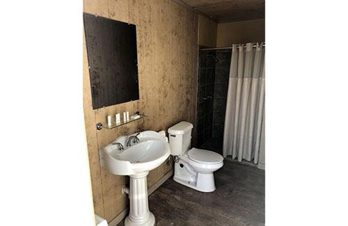 South Oklahoma City Haus | Oklahoma Glamping in this Wonderful Covered Wagon for Family Vacations near Oklahoma City