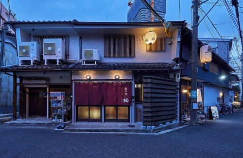 Fukushima Haus | Okunoyado Fuku 2F [Accommodates up to 7 people] 4-way access for comfortable travel! One stop from Osaka Station and a 5-minute walk from JR Fukushima Station! 3 stations and 15 minutes to USJ!