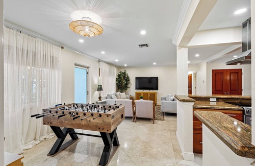 Middle River Terrace Villa | Olas Oasis - Chic Luxe House + Pool for 10