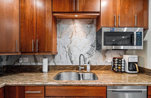 Middle River Terrace Villa | Olas Oasis - Chic Luxe House + Pool for 10