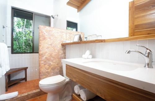 Playa Guiones Hotel | Olas Verdes Hotel