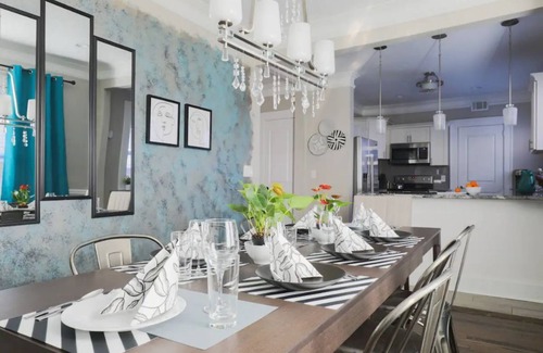 Old Fourth Ward Haus | ⭐️Old 4th Ward⭐️ Designer Duplex Home - 2 Minutes from Downtown!