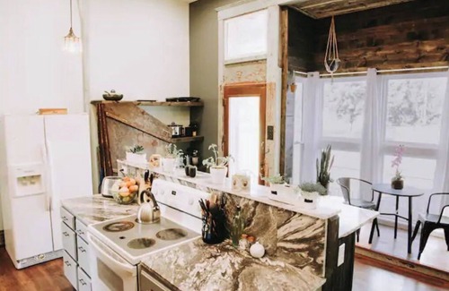 El Paso Villa | Old Bank Building in Quaint Downtown