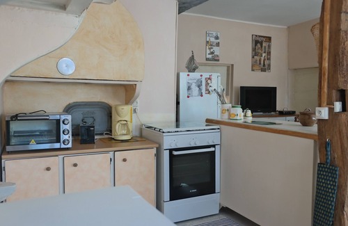 Abergement-le-Grand Haus | Jura, altes Bauernhaus, privater Eingang, 5 Personen, ruhiges schattiges Dorf