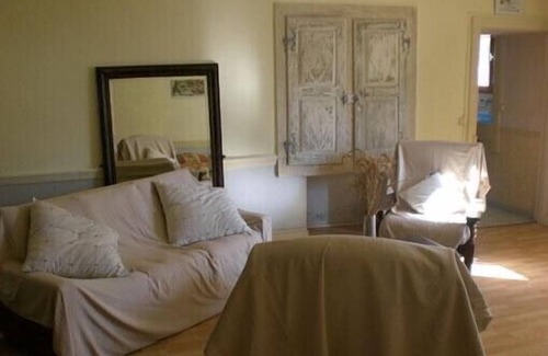Abergement-le-Grand Haus | Jura, altes Bauernhaus, privater Eingang, 5 Personen, ruhiges schattiges Dorf