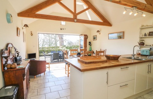 Leyburn Hütte | OLD HALL BYRE, pet friendly, with open fire in Carlton-In-Coverdale