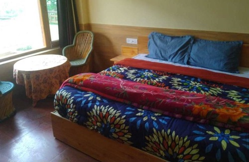Old Manali Haus | Old House Himalayas (50mbps speed )