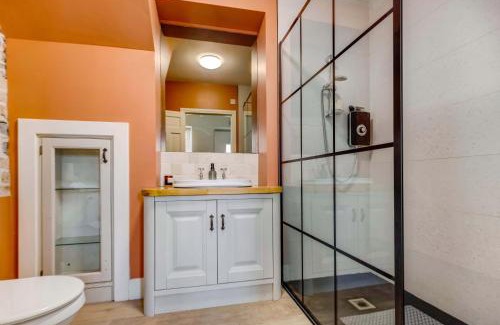 Smithborough Wohnung | Old Post Office Apartment