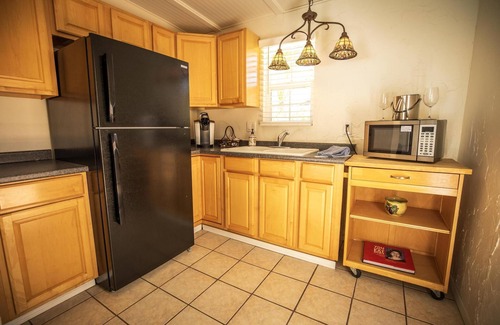 Historic Tennis Club Haus | Old Ranch Inn - Adults Only