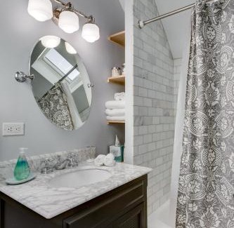 West Bucktown Wohnung | Old Town Elegance Awaits You in This Classic Chicago Stunner! apts