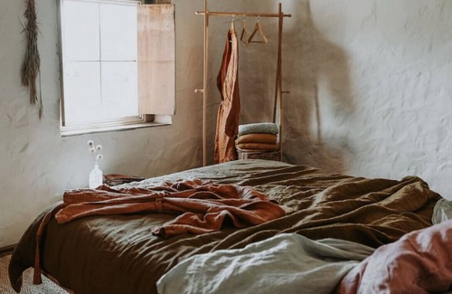 Ross Hütte | Old World Charm - Simplistic Luxury Cottage