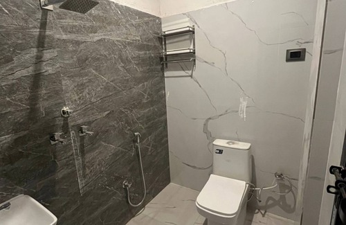 Mahmoorganj Haus | Om Nilay Paying Guest House By GRB