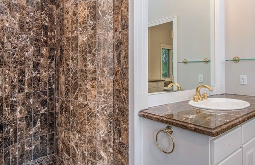 Papillion Haus | Amazing Mansion on Golf Course