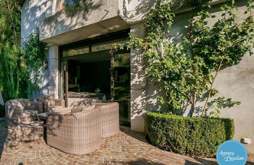 Lathuile Villa | Ombrière: beautiful villa with a swimming-pool