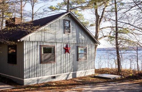 Omena Haus | Omena Point Paradise Waterfront Sunrise