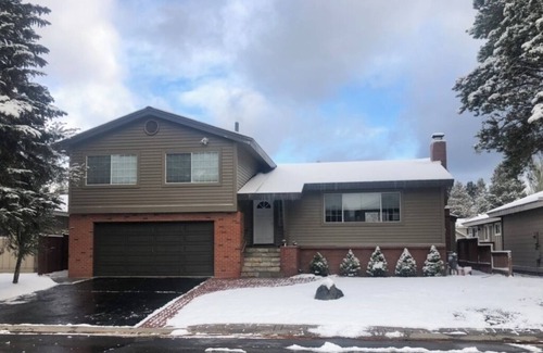 Tahoe Keys Haus | OMG.! Beautiful Waterfront S. Lake Tahoe home, private sandy Beach & Dock.