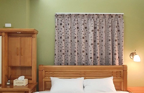 Lugu Haus | On One Side