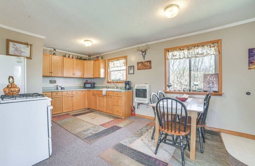 West Branch Kabine | On-Site Hiking: Family Escape in Northern Michigan