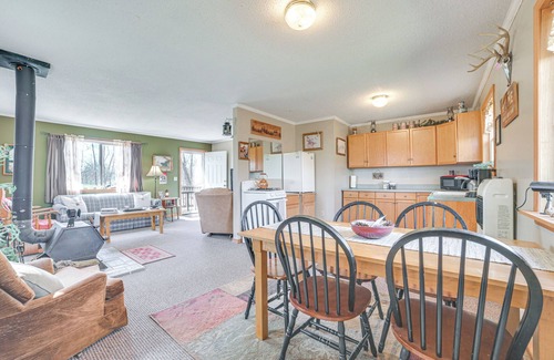 West Branch Kabine | On-Site Hiking: Family Escape in Northern Michigan