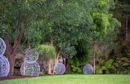 Pelverata Haus | On-site 'Pitch and Putt' golf, Platypus, wildlife, exclusive tranquil wilderness