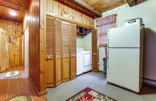 McClellandtown Haus | On-Site Winery & Historic Charm: Uniontown Escape