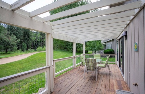 Plumas Eureka Estates Haus | On the 4th Green 2 bedroom Town Home - 102 Ponderosa Drive