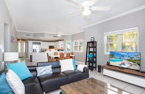 Old Man Bay Haus | On the Bay #103 Condo
