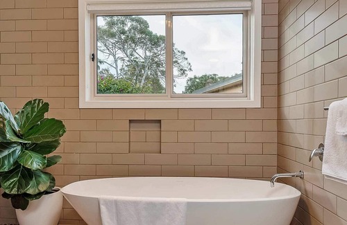 Connellys Marsh Haus | On the Beach at Connellys