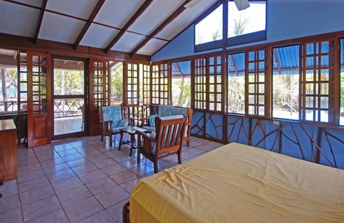 Quebrada La Gamba Haus | On the Beach at Playa Zancudo