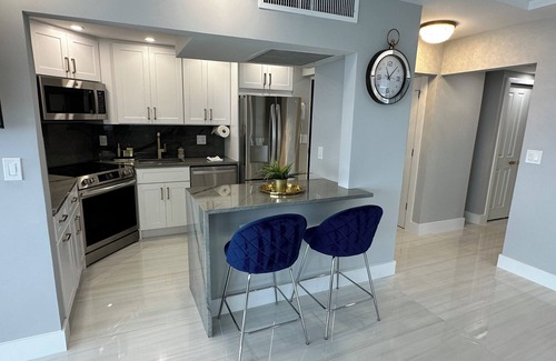 Galt Mile Eigentumswohnung | ON THE BEACH, OCEAN FRONT VIEW 2-bedroom Condo unit in fabulous Fort Lauderdale