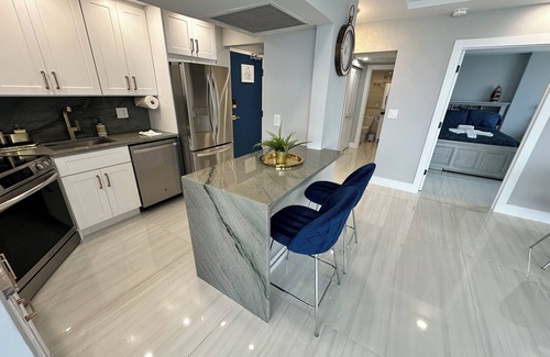 Galt Mile Eigentumswohnung | ON THE BEACH, OCEAN FRONT VIEW 2-bedroom Condo unit in fabulous Fort Lauderdale