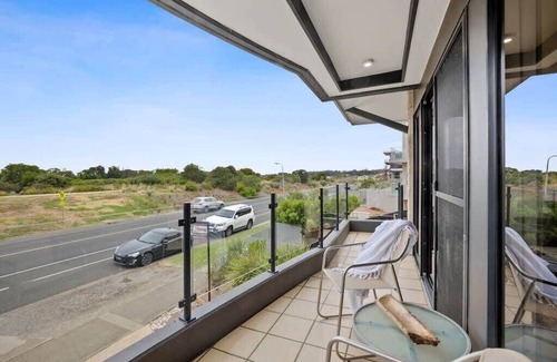 Torquay Wohnung | On The Esplanade - Oceanfront Apartment