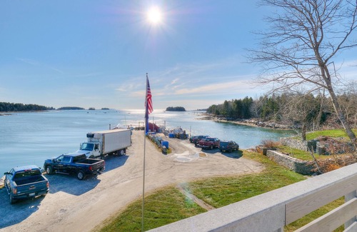Saint George Haus | AUF DEM MEER ÜBERBLICKEN SIE DIE WHEELERS BAY 83 Eagle Quarry Road Spruce Head, Me
