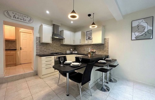 Maerdy Haus | On Trend 3 Bedroom Home In Maerdy near Attractions