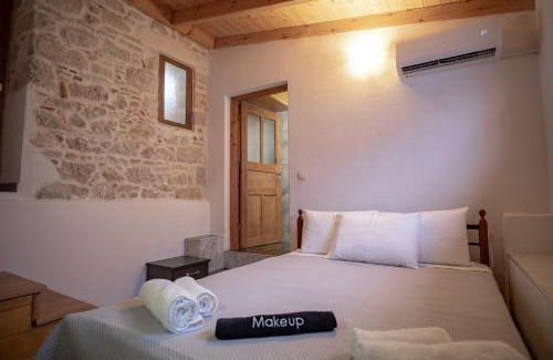 Pythagorion Haus | Once upon a rock