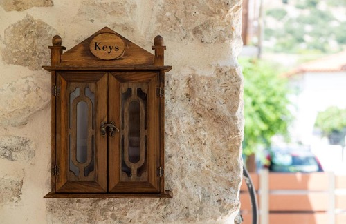 Pythagorion Haus | Once upon a rock