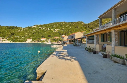 Prozurska Luka Wohnung | One bedroom apartment with terrace and sea view Prožurska Luka, Mljet (A-22333-a)