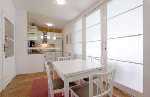 Zagreb Wohnung | One bedroom apartment with terrace and park view