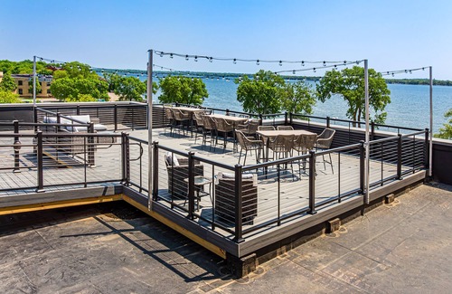 Madison Haus | One Bedroom King with Office with views of Lake Monona in the heart of downtown.