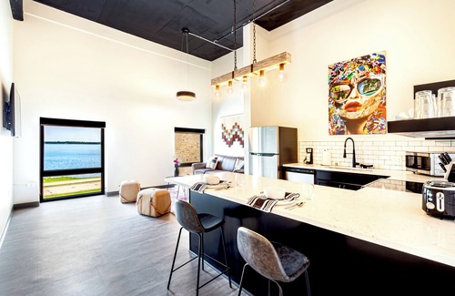 Madison Haus | One Bedroom King with views of Lake Monona in the heart of downtown.