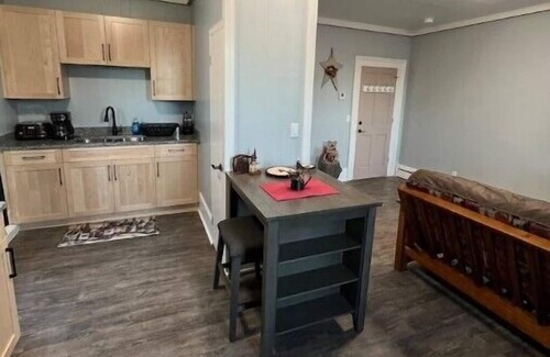 Colebrook Wohnung | One bedroom unit in the Heart of Downtown Colebrook!nn