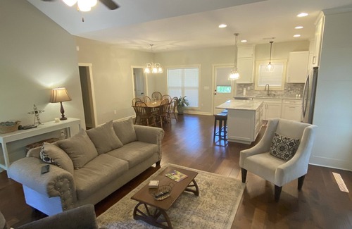 Water Valley Haus | One block from Main Street, short ride to Oxford, Enid, Sardis and Grenada Lakes