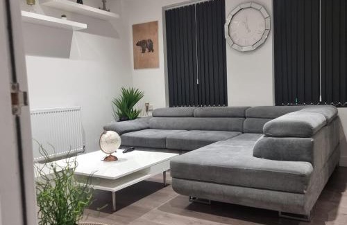 Enfield Highway Wohnung | One double room in A 4 bed in Enfield north London