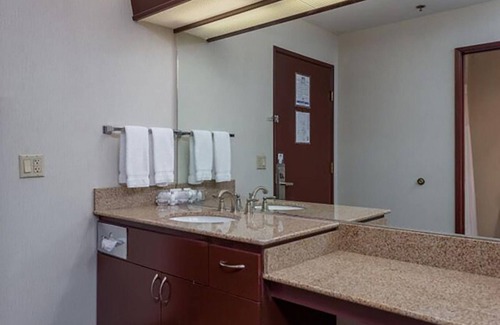 Idaho Falls Hotel | ONE GREAT KING UNIT! POOL, HOT-TUB, SPA, PARKING!
