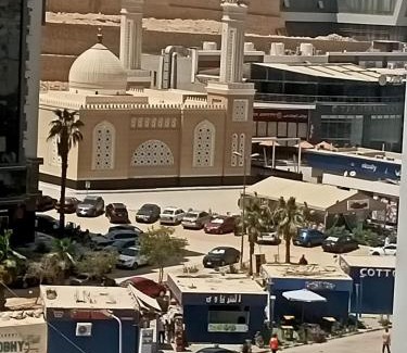 Al-Basatin Wohnung | ONE KATaMEYA شقة لك بالكامل غرفة باثنان سرير وريسبشن و مطبخ مجهز و حمام تراس
