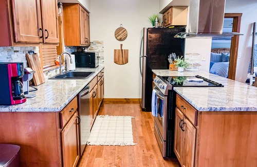 Indian Point Kabine | ONE Minute from Silver Dollar City! INDOOR Pool!