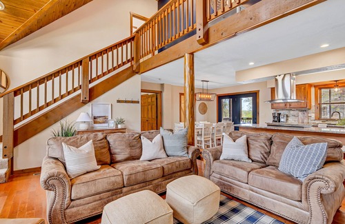 Indian Point Kabine | ONE Minute from Silver Dollar City! INDOOR Pool!